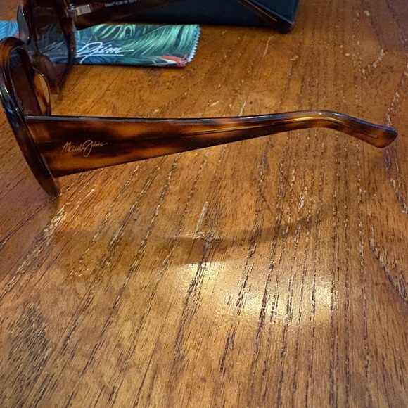 Maui Jim Lani MJ-239-10K Koa Tortoise Polarized Sunglasses 55.5-17 135 w/ Case - Picture 5 of 15